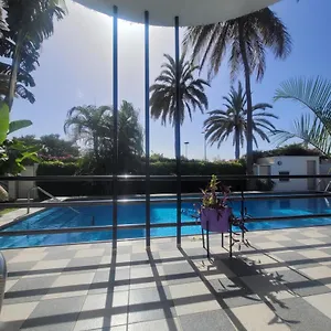 villaannadakar-dakar.hotelsdakar.com/